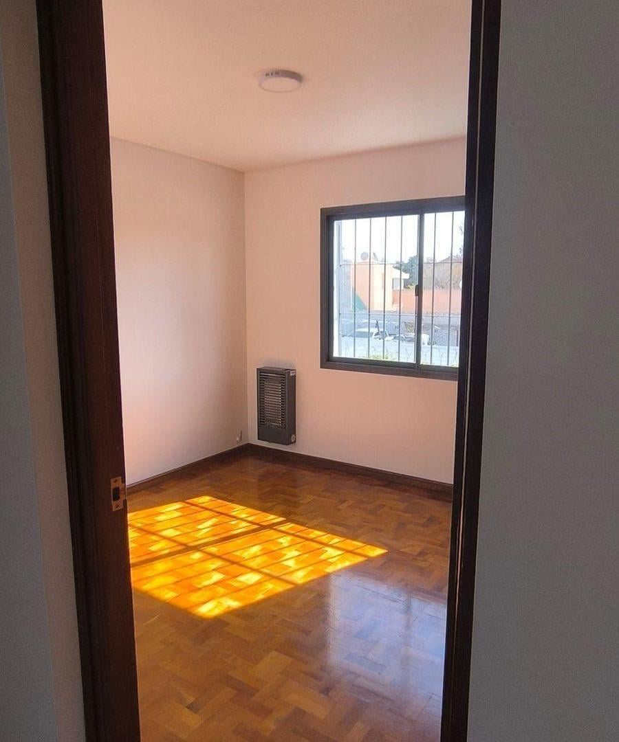 Foto de Remax Vende Piso en 5ta seccion Mendoza, imagen 2