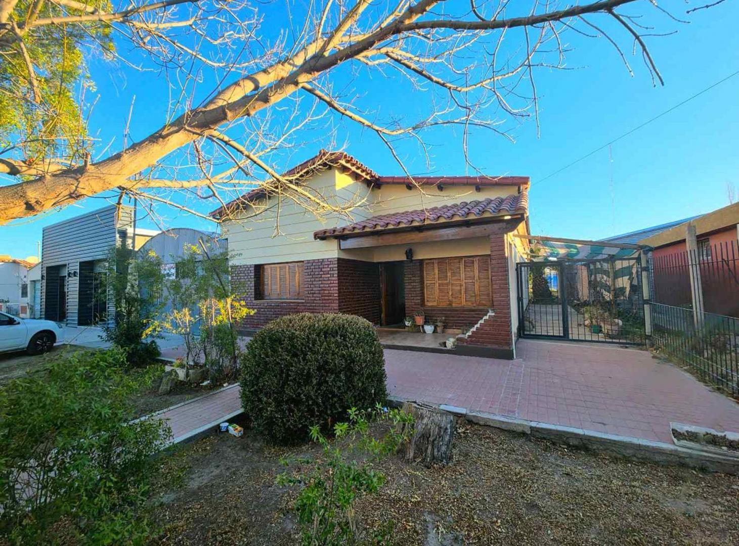 Foto de VENTA CASA Y GALPON SAN RAFAEL MENDOZA, imagen 2