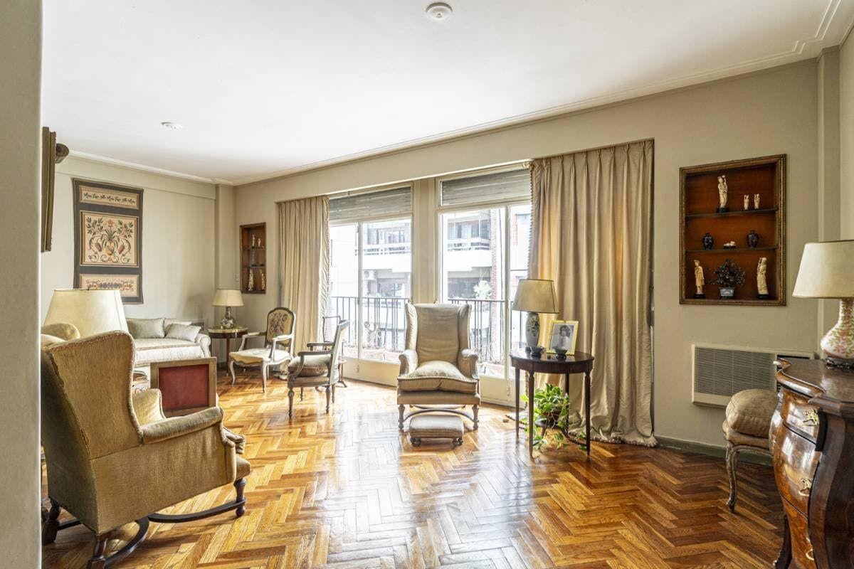 Departamento 6 ambientes en venta piso en Recoleta