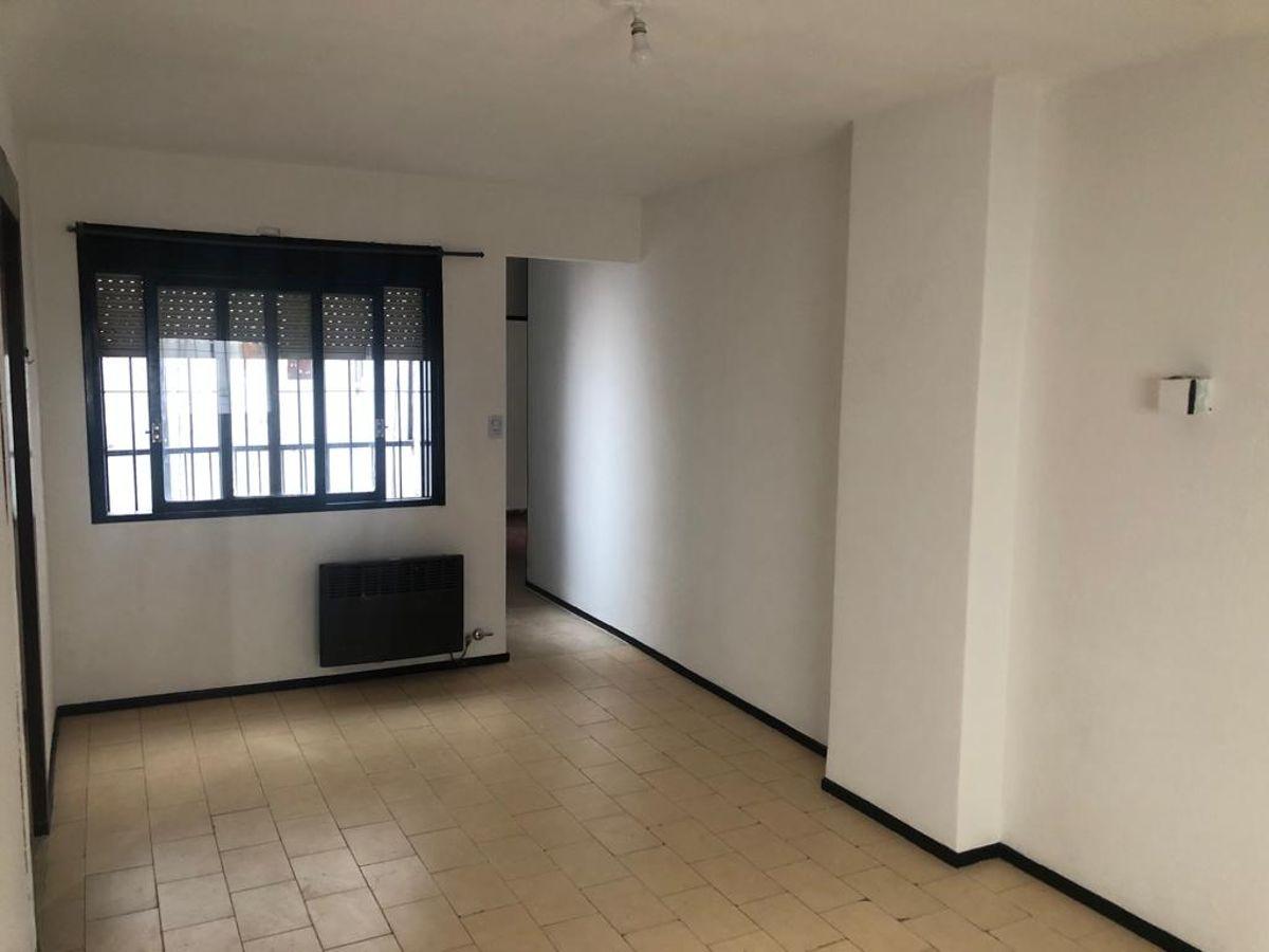 Foto de Oportunidad venta 2 ambientes en balvanera 50m2, zona facultad., imagen 1