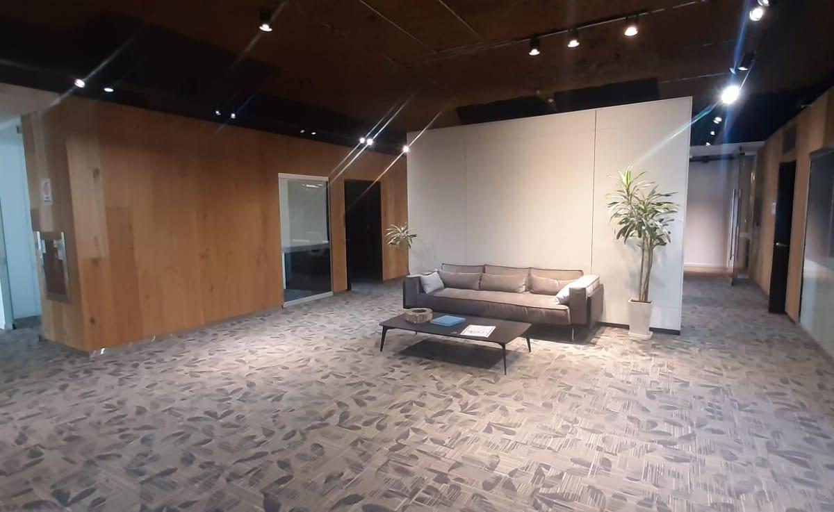 Foto de Oficina en Venta y Alquiler | Bouchard 557, Plaza Roma, CABA | 2.863 m², imagen 2