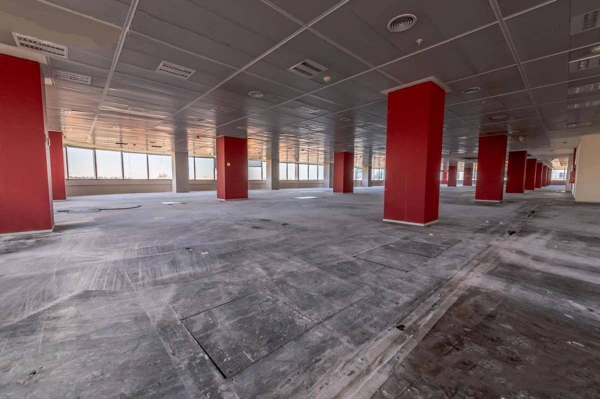 Foto de Oficinas en Alquiler | Bouchard 557, Plaza Roma, CABA | 1.555 m², imagen 2