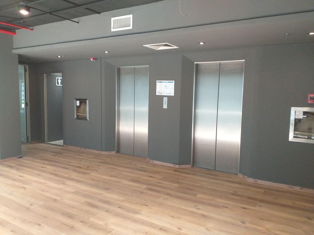 Foto de Oficina amueblada en alquiler | Yacht VI, Olga Cossettini 360 | 665 m², imagen 3