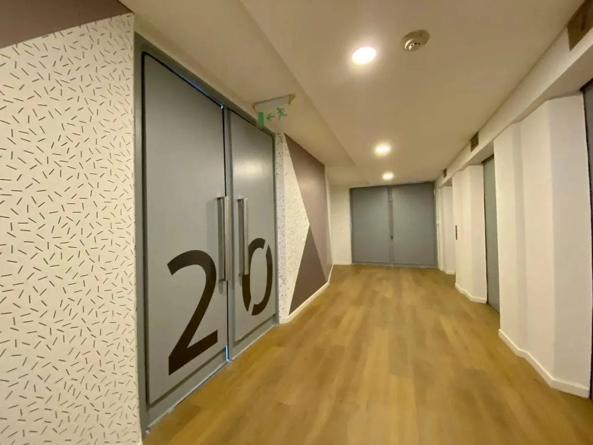 Alquiler de Oficinas Amoblada | Edificio Pirelli, Maipu 1300, CABA | Piso 20° - 448 2