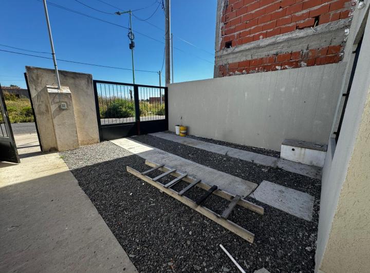 CASA EN VENTA CAMPANA 2