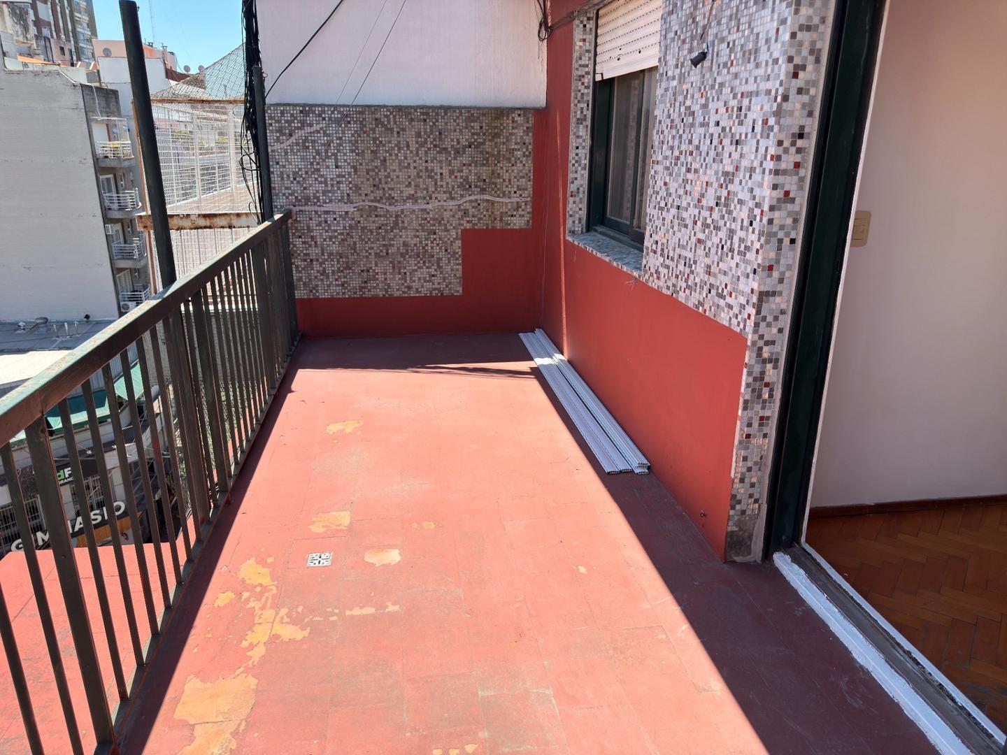 Foto de 2 amb. a la calle con balcón terraza., imagen 1