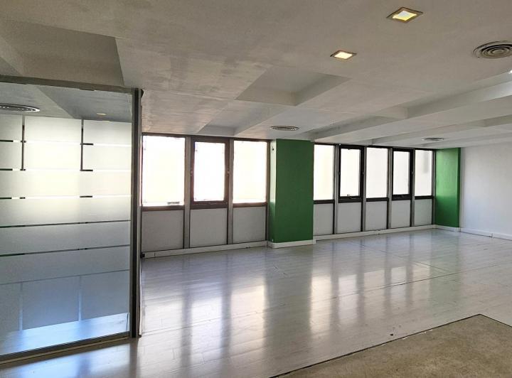 Oficina en Sarmiento al 900 1