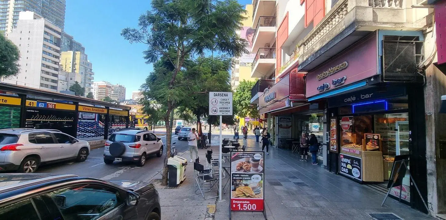 Local en Av. Cabildo al 1500 - Execelent zona - Fondo de comercio - Heladería 4