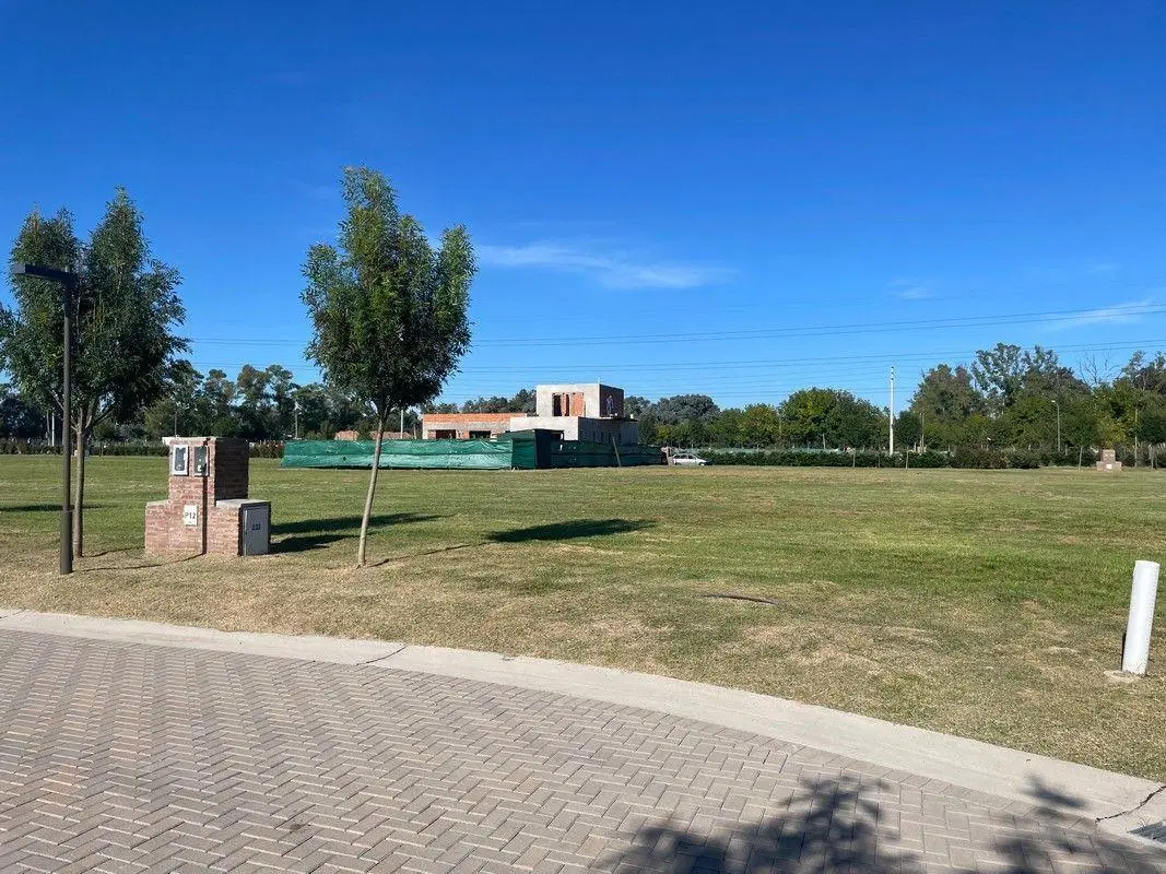 VENTA LOTE LOS CARDOS PILAR 840M2 2