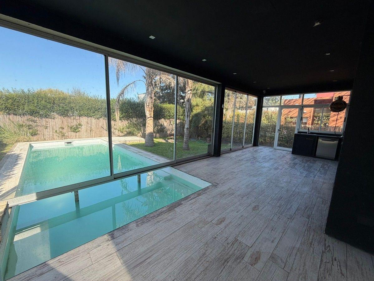 Foto de Venta Excelente casa 3D Pileta La Canada lote central, imagen 4