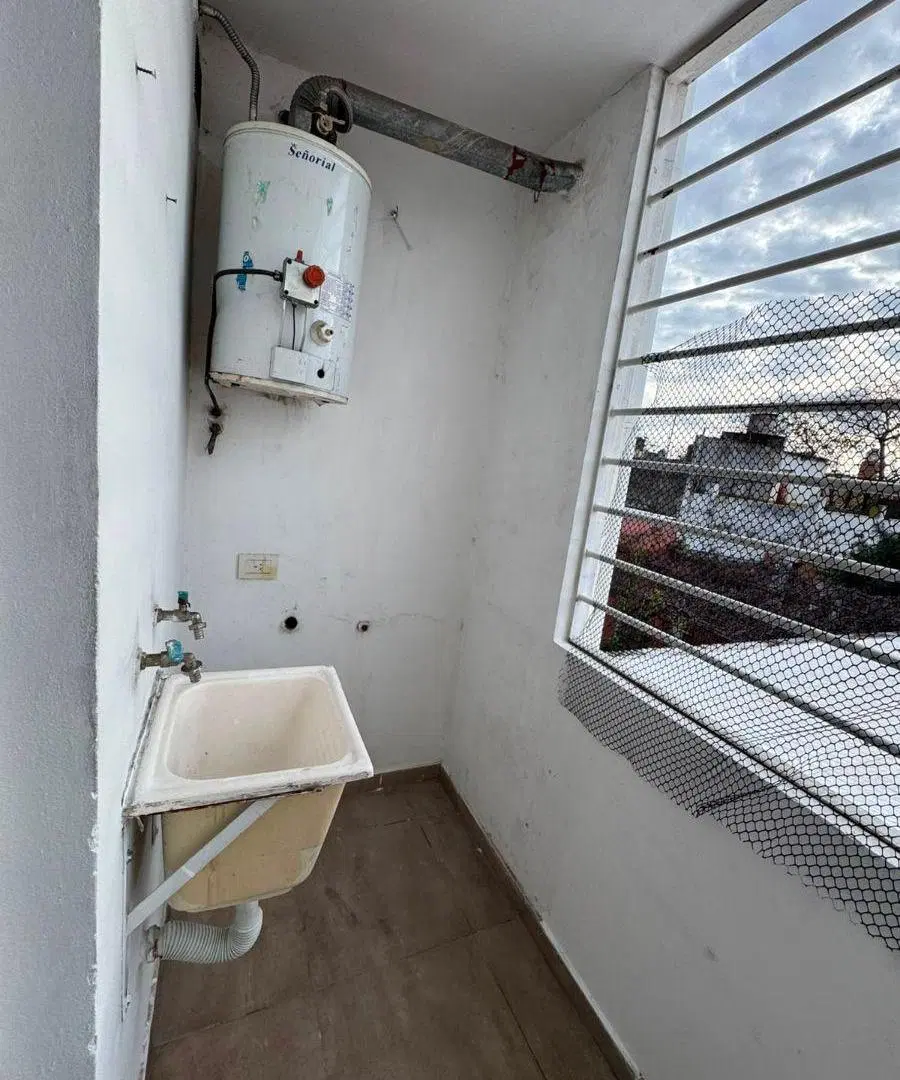 Departamento 1 piso por Escalera sin expensas Remedios de Escalada Lanus 2 ambientes alquiler 5