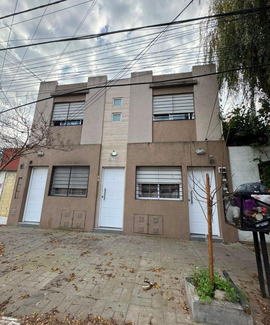 Departamento 1 piso por Escalera sin expensas Remedios de Escalada Lanus 2 ambientes alquiler