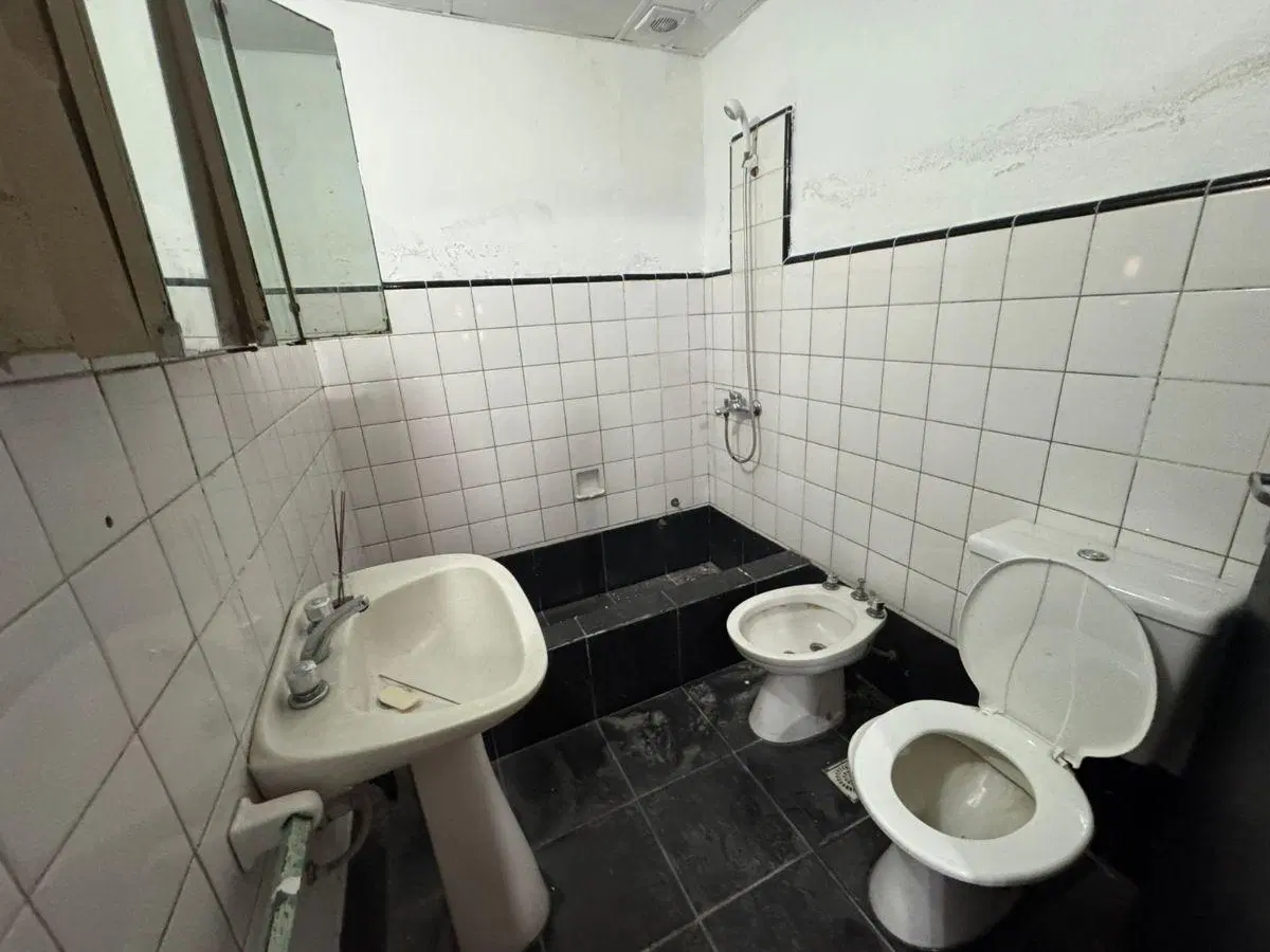 Departamento en planta baja INTERNO, BANFIELD , LOMAS DE ZAMORA ALQUILER 2 MBIENTES 5