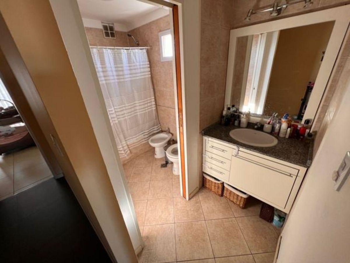 Foto de Departamento de 57m² con 2 ambiente en Venta en Remedios de Escalada, imagen 2