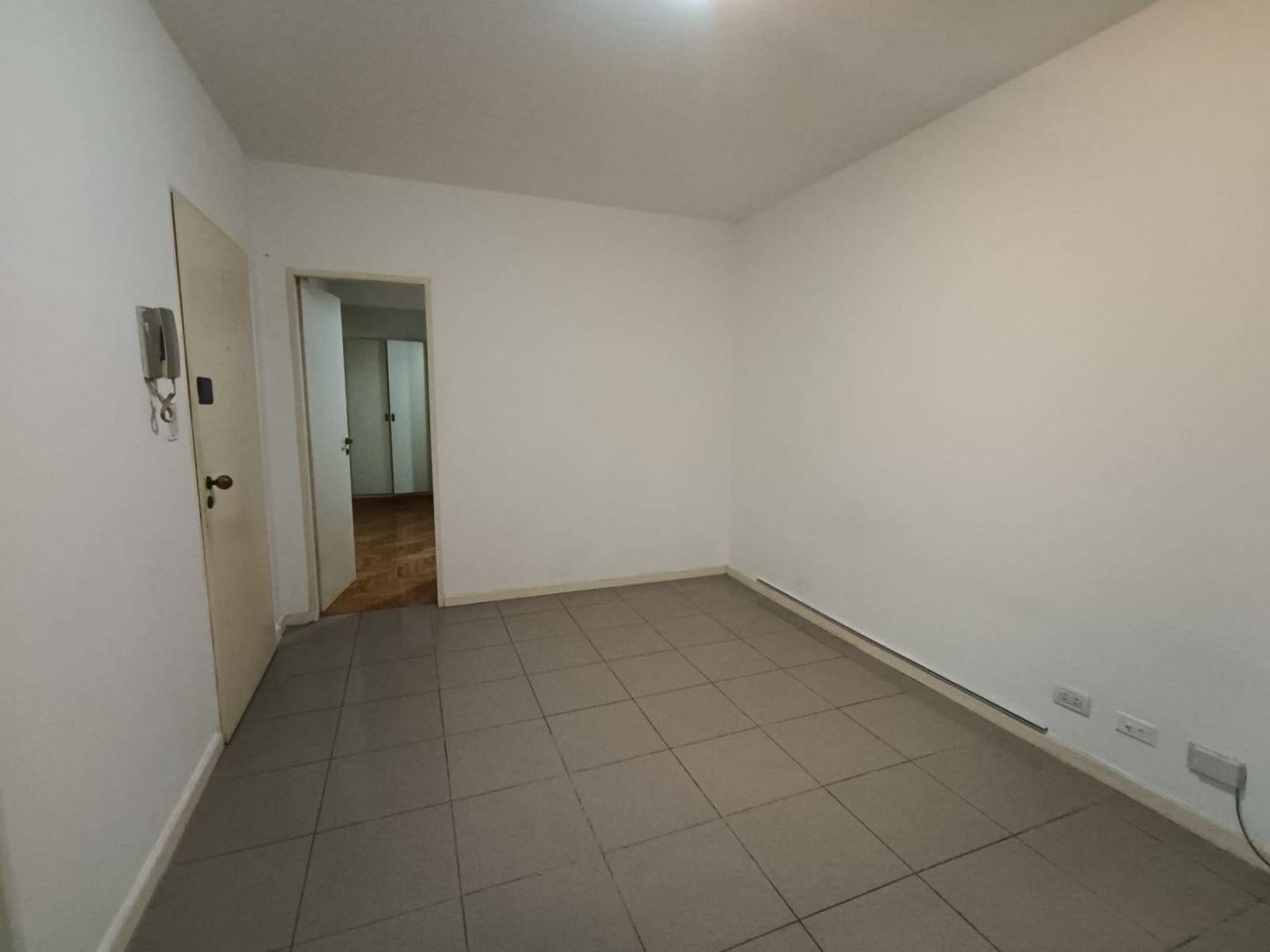 Foto de 2 Ambientes con Balcon - 5to Piso, imagen 2