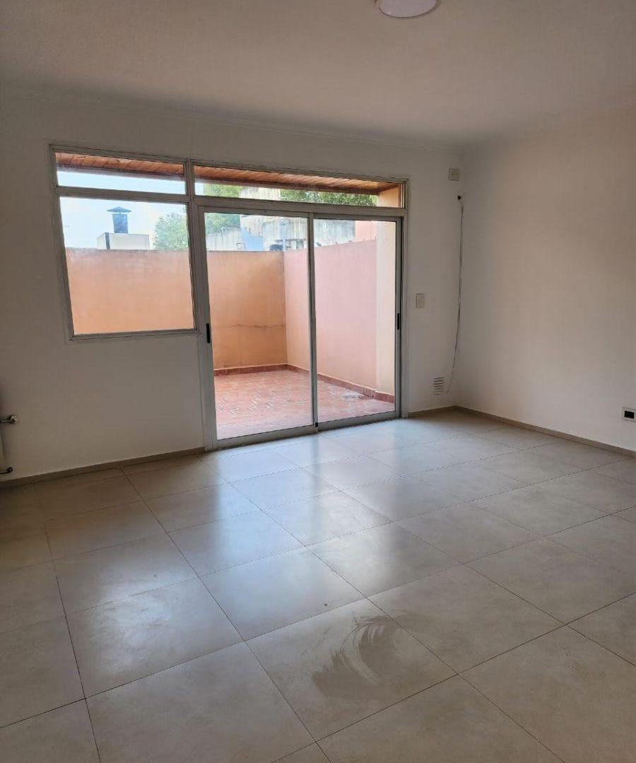 Oficina comercial de 35 m² en alquiler en Monte Castro