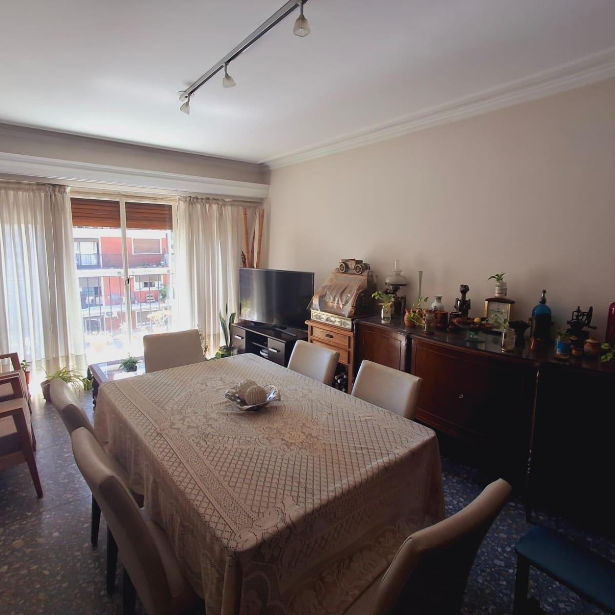 Venta Departamento en Villa Crespo 5 Ambientes Dependencia 2