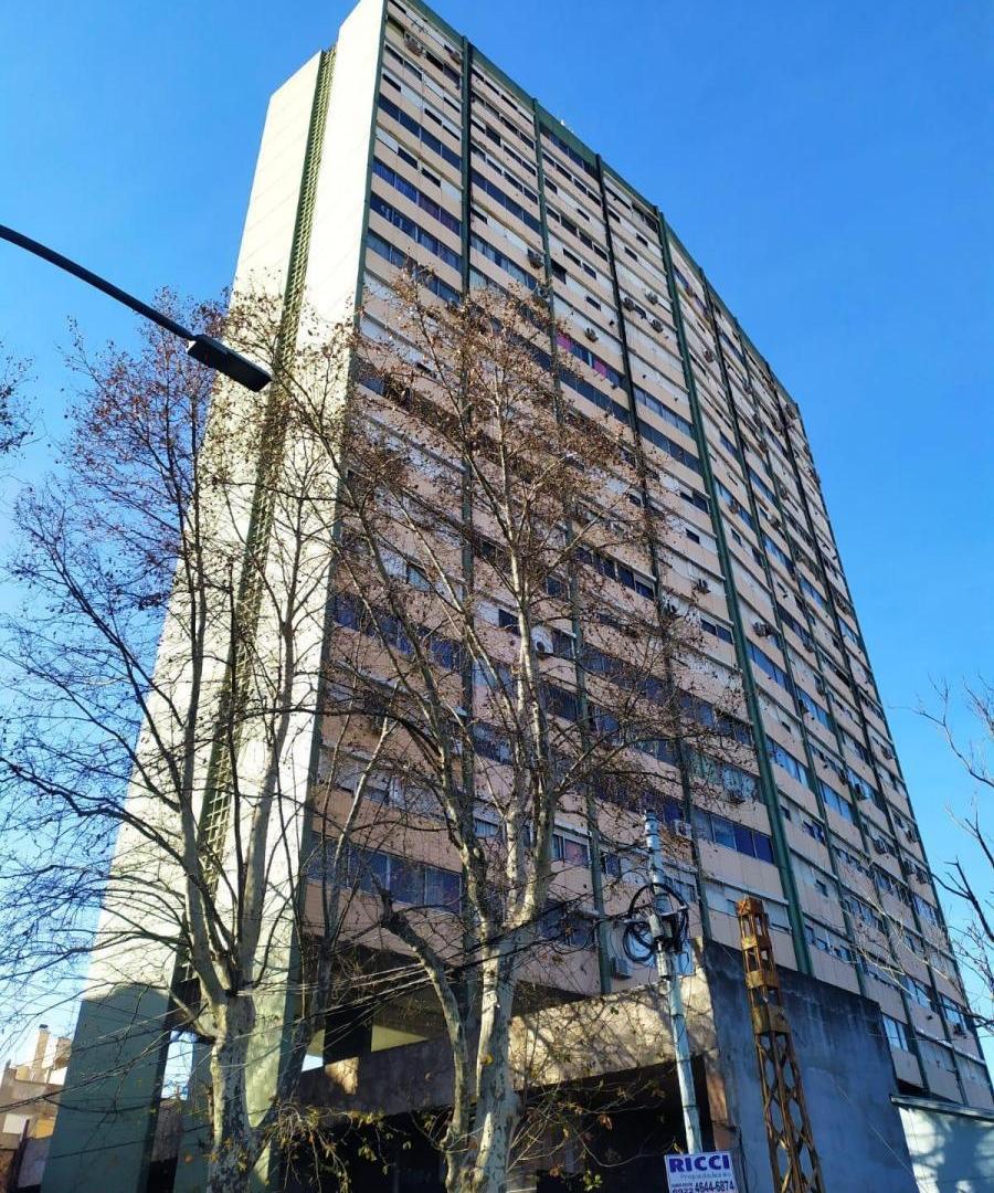 VENTA DE HERMOSO DEPARTAMENTO 3 AMBIENTES EN LINIERS