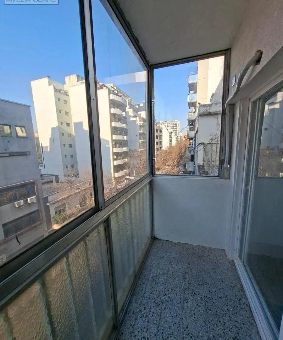 EXCELENTE DEPARTAMENTO 2 AMBIENTES CON BALCON CON CERRAMIENTO 2
