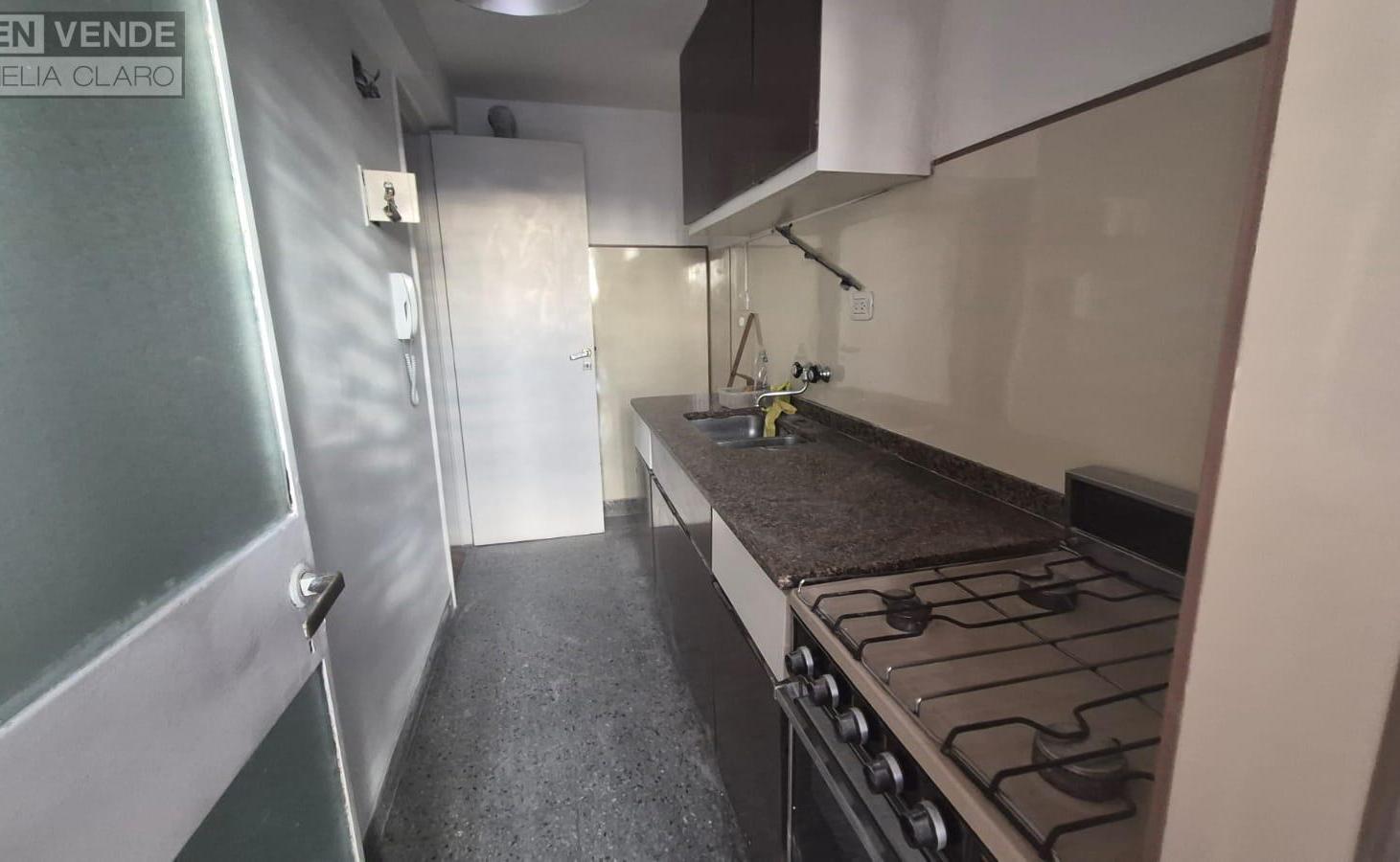 Foto de VENTA DEPARTAMENTO 3 AMBIENTES AL FRENTE CON BALCÓN | VISTA ABIERTA A, imagen 3