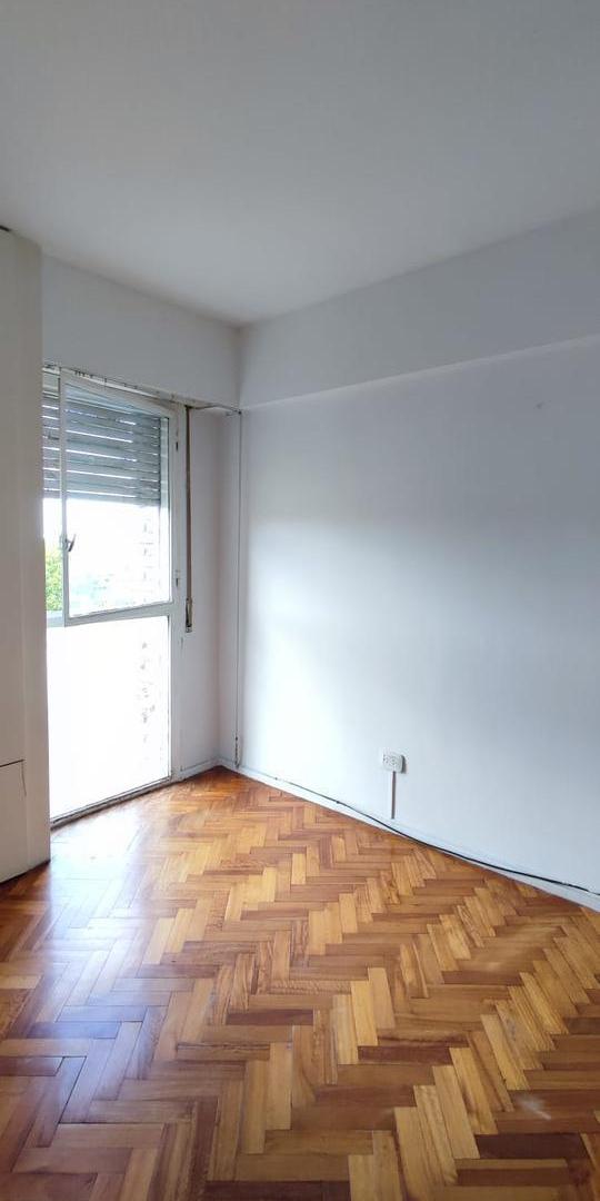 Foto de VENTA DEPARTAMENTO 3 AMBIENTES AL FRENTE CON BALCÓN | VISTA ABIERTA A, imagen 4