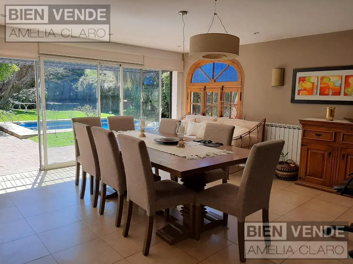ALQUILER CASA EN LOMAS DE SAN ISIDRO | GRAN JARDÍN QUINCHO Y PILETA | 850m2 | GARAGE PARA 4 AUTOS 4