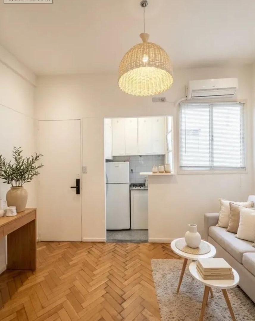 VENTA 2 AMBIENTES AL FRENTE | RECICLADO A NUEVO | SÚPER LUMINOSO | METROS AV. RIVADAVIA | MONTSERRAT