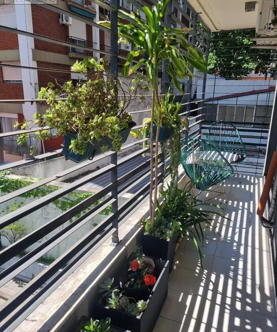 EXCELENTE DEPARTAMENTO EN VENTA CON BALCÓN Y PATIO PROPIO 2