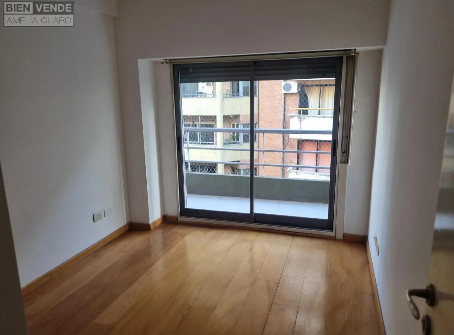 EXCELENTE DEPARTAMENTO 4 AMBIENTES AL FRENTE CON BALCÓN 2