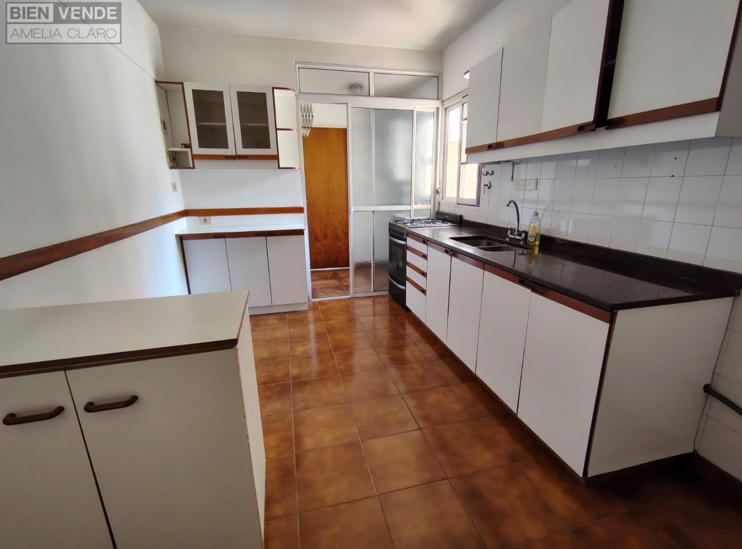 Foto de EXCELENTE DEPARTAMENTO 4 AMBIENTES CON DEPENDENCIA Y BALCON CORRIDO, imagen 5