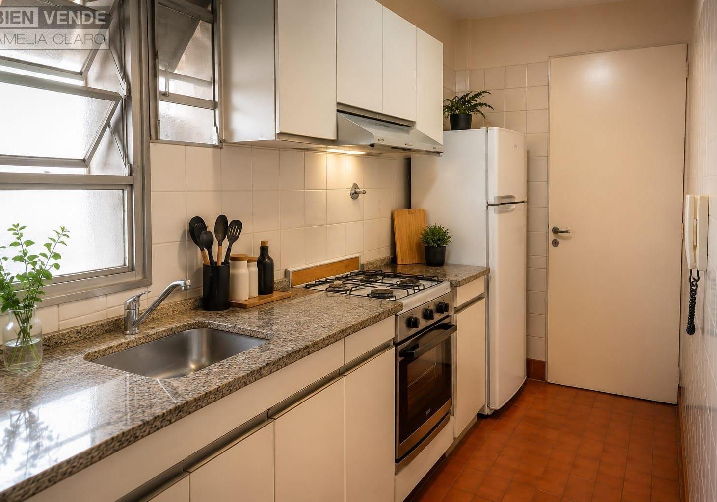 Foto de VENTA 2 AMBIENTES · PISO ALTO · MUY LUMINOSO · APTO PROFESIONAL Y APTO, imagen 2