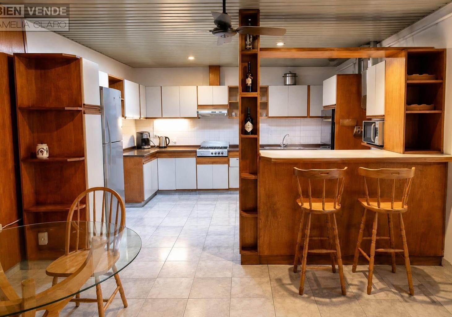 Foto de CASA EN CABALLITO – AMPLIOS ESPACIOS, QUINCHO, TERRAZA Y COCHERA, imagen 4