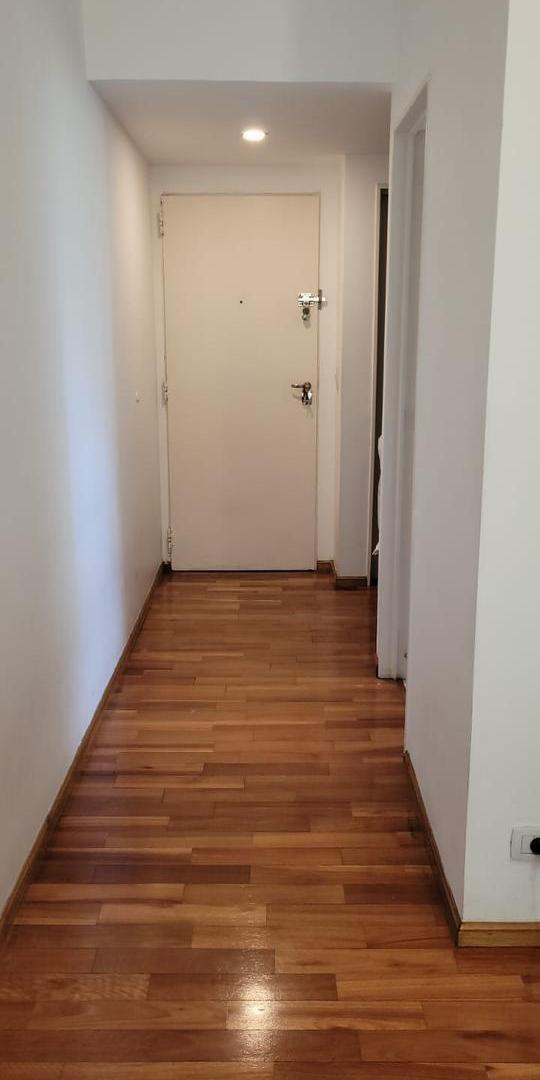 Foto de EXCELENTE DEPARTAMENTO 2 AMBIENTES AL FRENTE CON BALCÓN Y COCHERA PARA, imagen 2