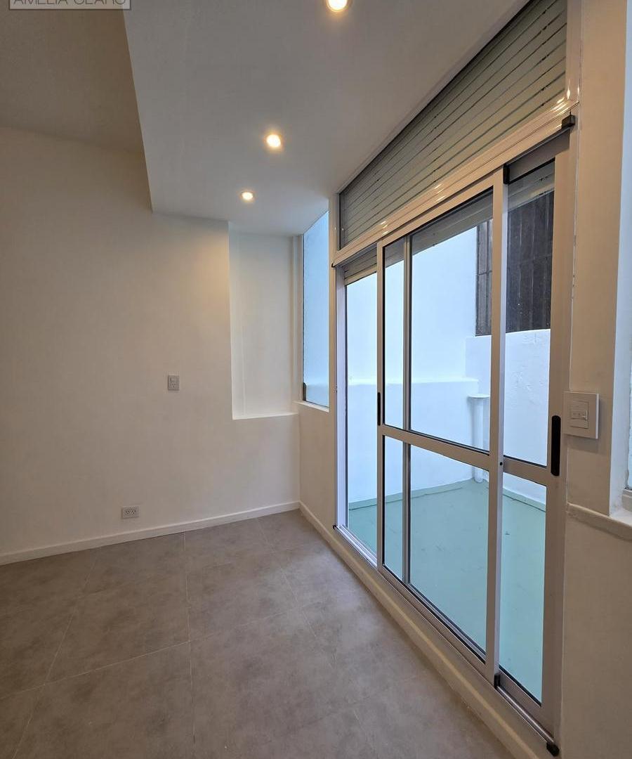Foto de VENTA | 2 AMBIENTES REMODELADO A NUEVO CON GRAN BALCÓN | ALMAGRO, imagen 1