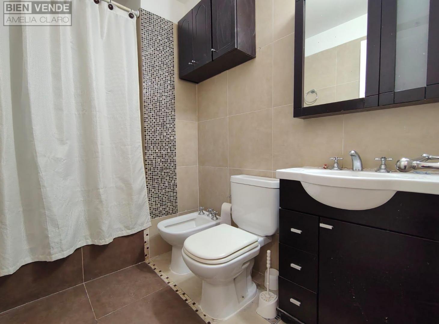 Foto de EXCELENTE DEPARTAMENTO 4 AMBIENTES AL FRENTE CON BALCÓN COCHERA FIJA, imagen 4