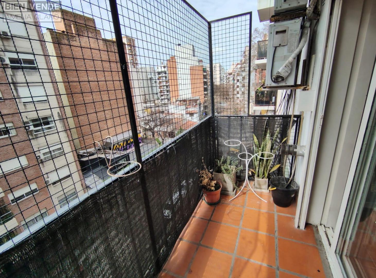 Foto de EXCELENTE DEPARTAMENTO 4 AMBIENTES AL FRENTE CON BALCÓN COCHERA FIJA, imagen 2