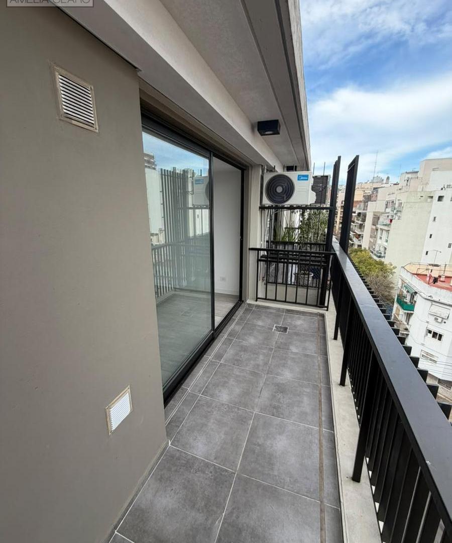 Foto de EXCELENTE 2 AMBIENTES A ESTRENAR CON HERMOSO BALCON CORRIDO VISTA, imagen 2