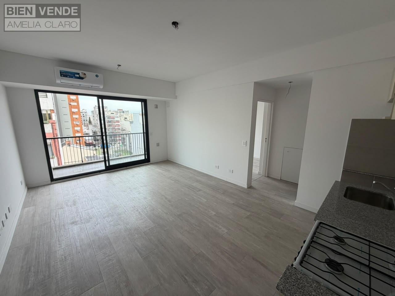 Foto de EXCELENTE 2 AMBIENTES A ESTRENAR CON HERMOSO BALCON CORRIDO VISTA, imagen 1