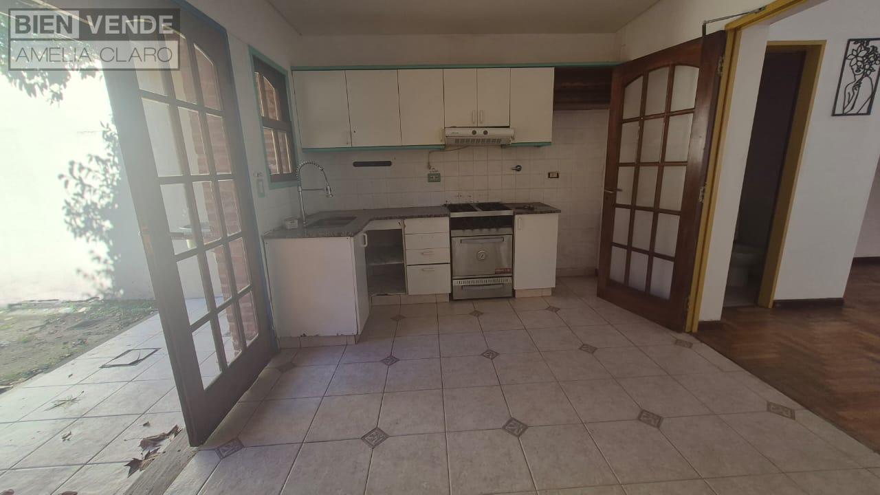Foto de EXCELENTE TRIPLEX CON JARDIN, FRENTE A LA PLAZA B. VICUÑA MACKENNA EN, imagen 1