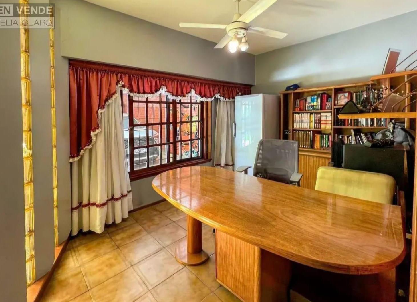 Foto de VENTA CASA 5 AMBIENTES CON COCHERA, JARDÍN Y TERRAZA – VILLA LUGANO, imagen 2