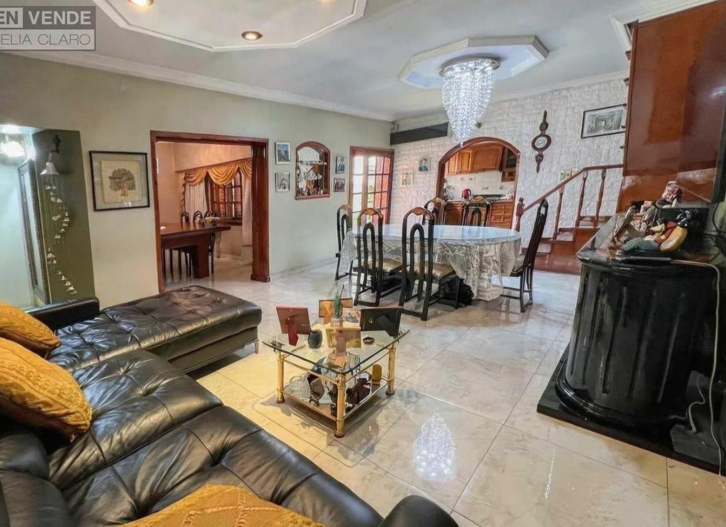 Foto de VENTA CASA 5 AMBIENTES CON COCHERA, JARDÍN Y TERRAZA – VILLA LUGANO, imagen 4