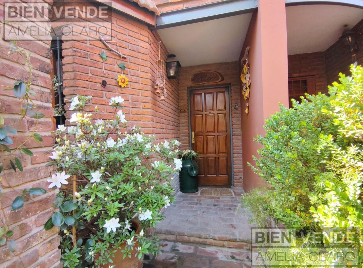 Foto de VENTA DÚPLEX 5 AMBIENTES CON DOBLE COCHERA CUBIERTA PILETA Y PARILLA, imagen 1