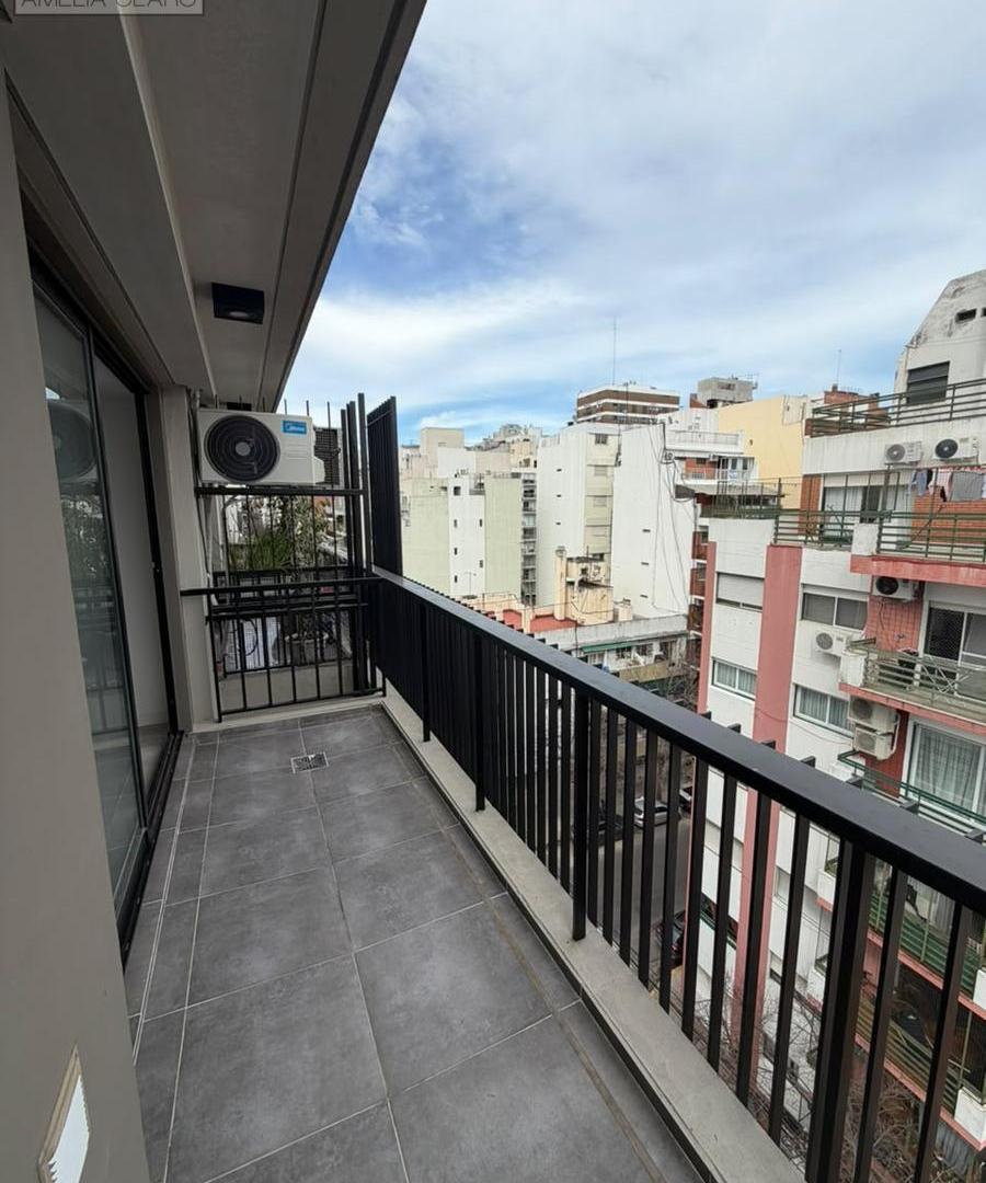 Foto de EXCELENTE 2 AMBIENTES A ESTRENAR CON HERMOSO BALCON CORRIDO VISTA, imagen 2