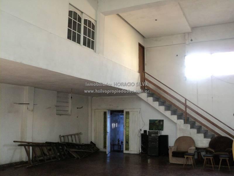 Amplio Lote C/ Dos Departamentos y Galpón - Sobre Av / Lanus Oeste 4