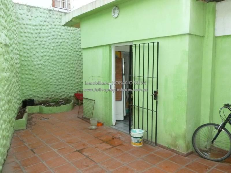 Vivienda Multifamliar (Dos Deptos.) / Valentin Alsina 2