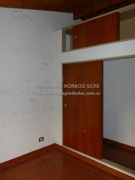 Vivienda Multifamliar (Dos Deptos.) / Valentin Alsina 1
