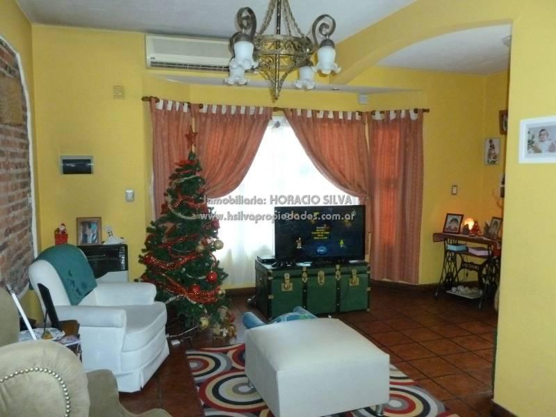 Excelente Chalet a m. de Avs Principales / Lanus Oeste 3