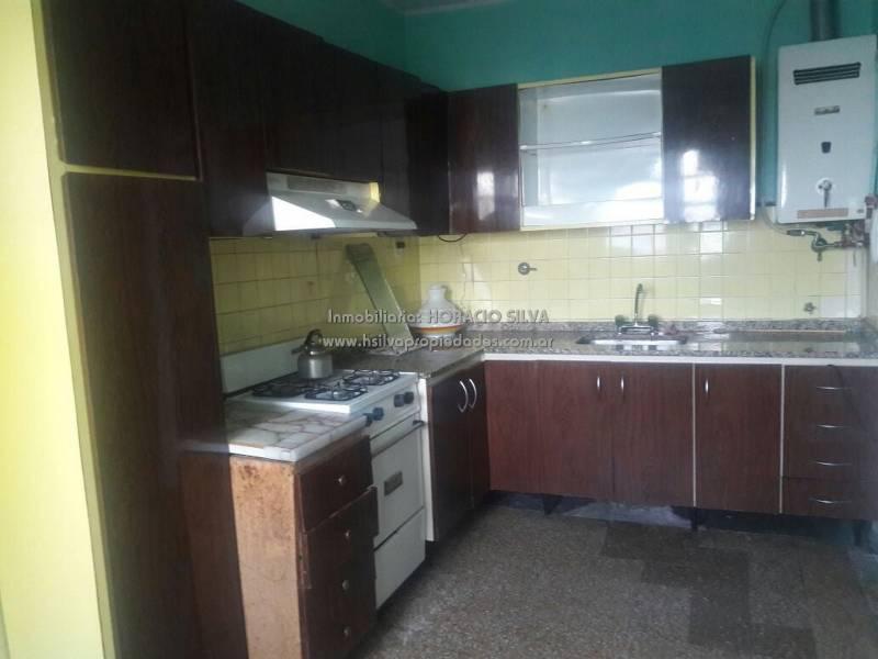 Depto. 2 Ambientes en 2º Piso - Excelente Ubicación / Lanus Oeste 4