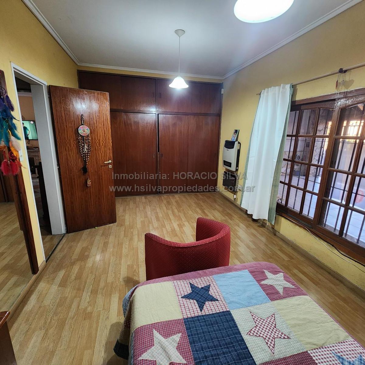 Casa en Valentin Alsina 3