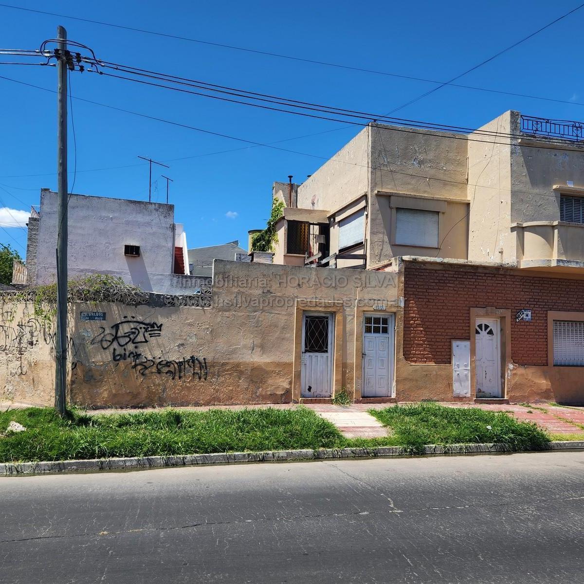 Casa en Valentin Alsina 5